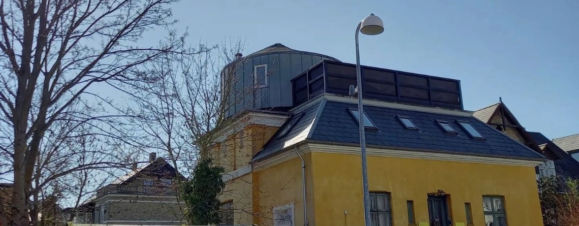 Lup­lau Jans­sen and the Ura­nia Ball Ligh­t­ning